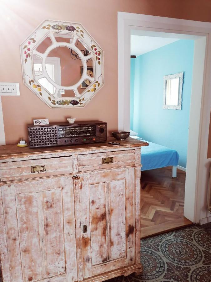 Holiday Home Modric Otocsán Kültér fotó