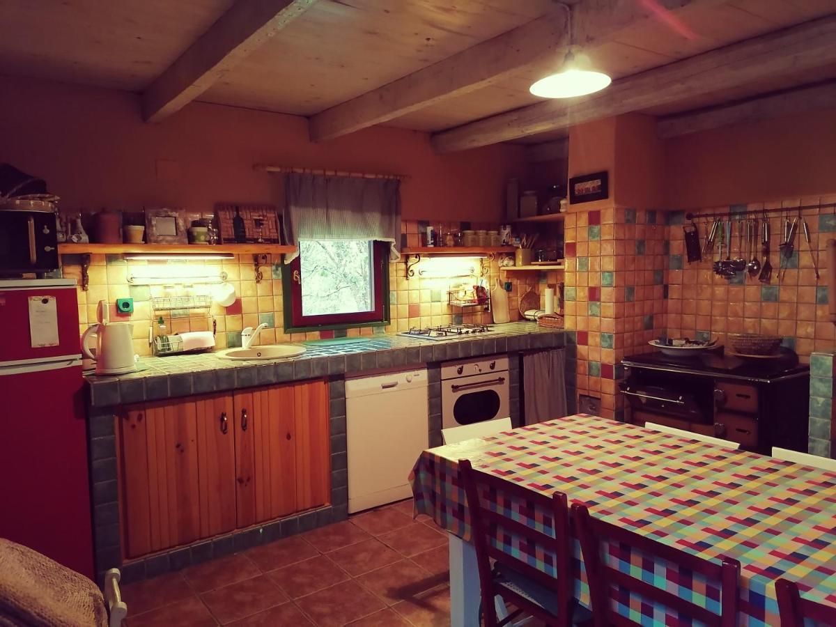 Holiday Home Modric Otocsán Kültér fotó