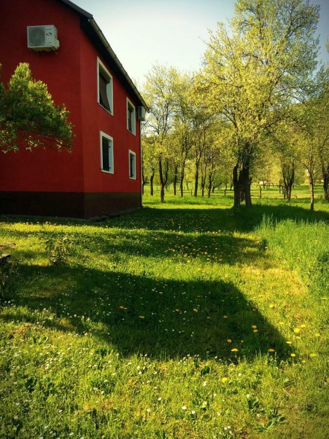 Holiday Home Modric Otocsán Kültér fotó