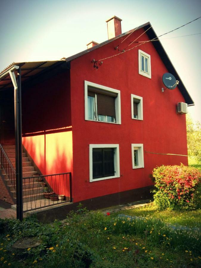 Holiday Home Modric Otocsán Kültér fotó